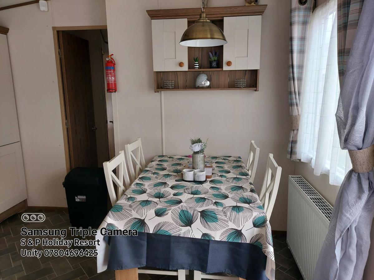 149 Holiday Resort Unity 3 Bedroom Passes Included Брин Екстериор снимка