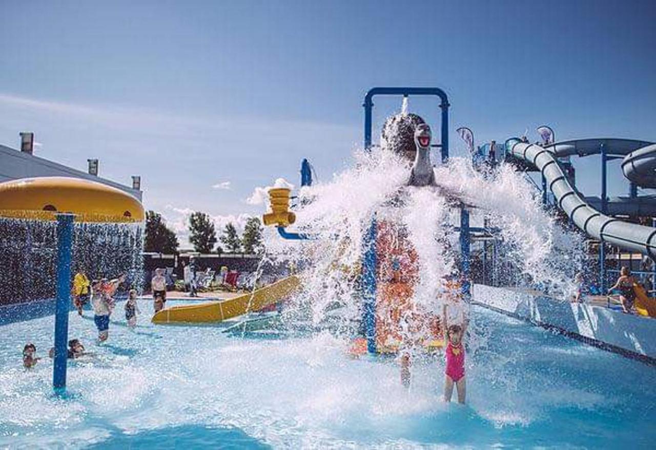 149 Holiday Resort Unity 3 Bedroom Passes Included Брин Екстериор снимка