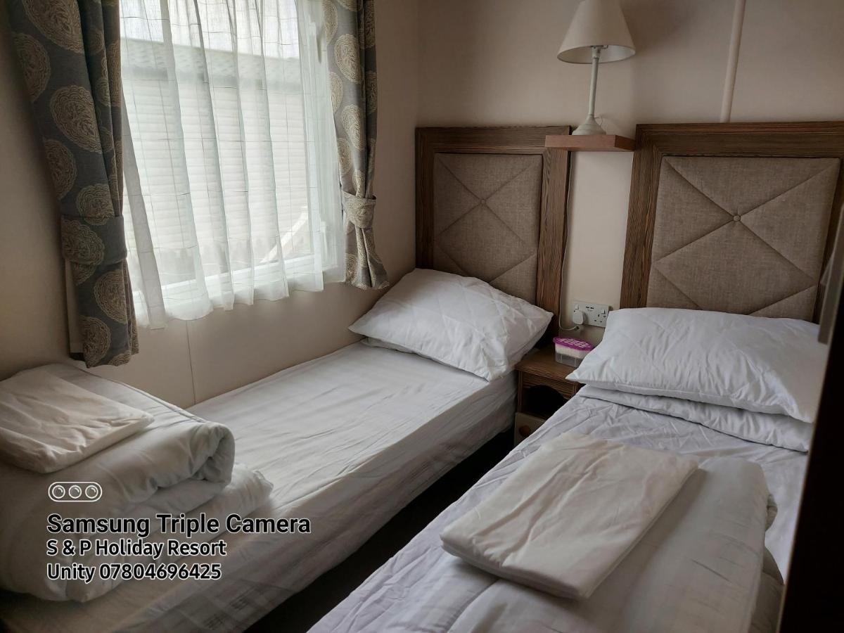 149 Holiday Resort Unity 3 Bedroom Passes Included Брин Екстериор снимка