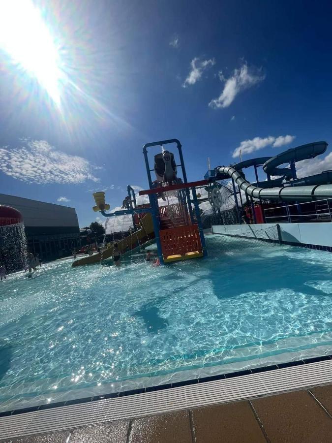 149 Holiday Resort Unity 3 Bedroom Passes Included Брин Екстериор снимка
