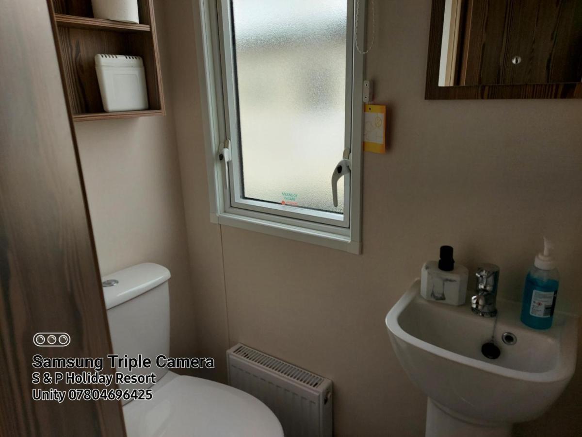 149 Holiday Resort Unity 3 Bedroom Passes Included Брин Екстериор снимка